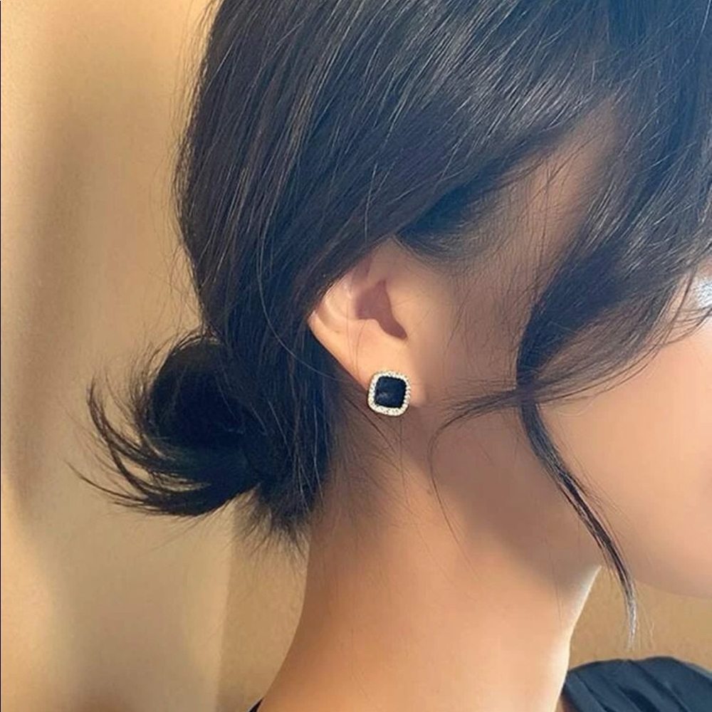 🎉 New Crystal Studded Rounded Square Black Earrings
